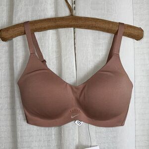 Nike Dri-Fit S Alate Light Support Sport Bra Super Soft Feel Adjustable Straps